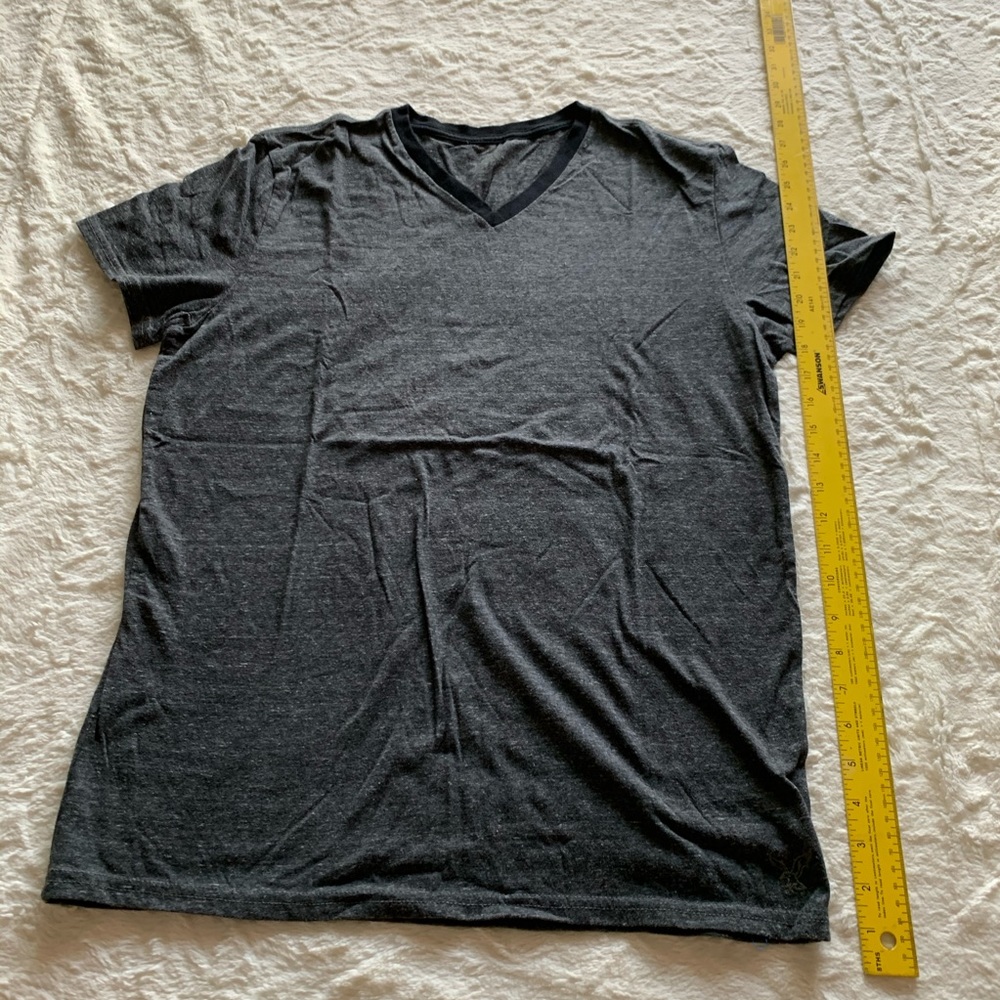 American Eagle Outfitters Mens V-neck | Medium